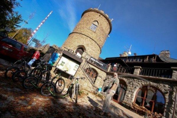 Chlumec  克卢梅克旅馆酒店 外观 照片